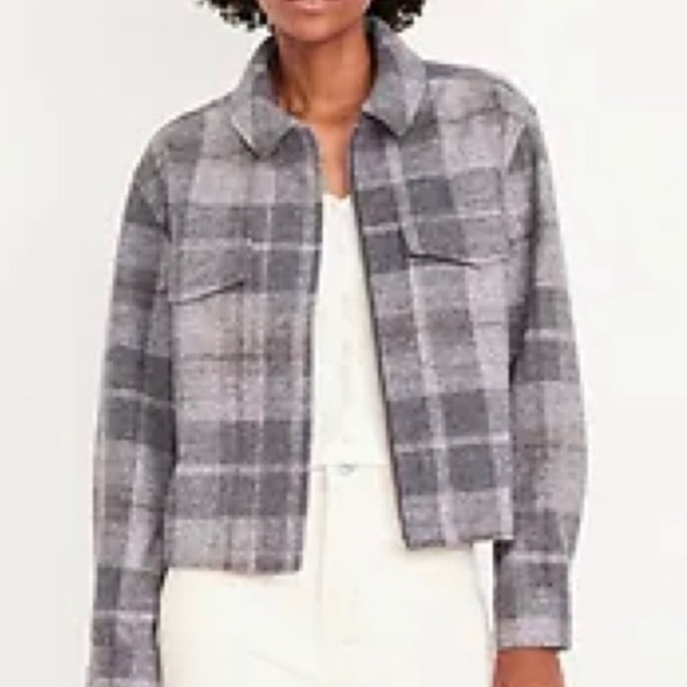 NWT Grey Plaid Shirt Jacket Zip with pockets PTP 20” j22